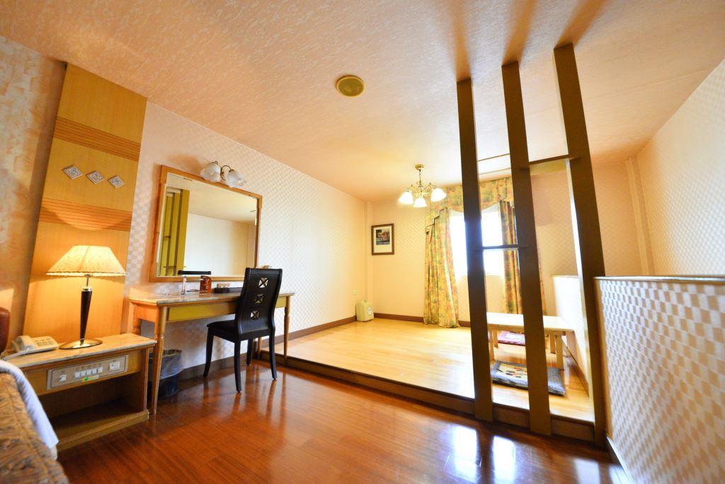 Paiwei Motel Тайнань Экстерьер фото