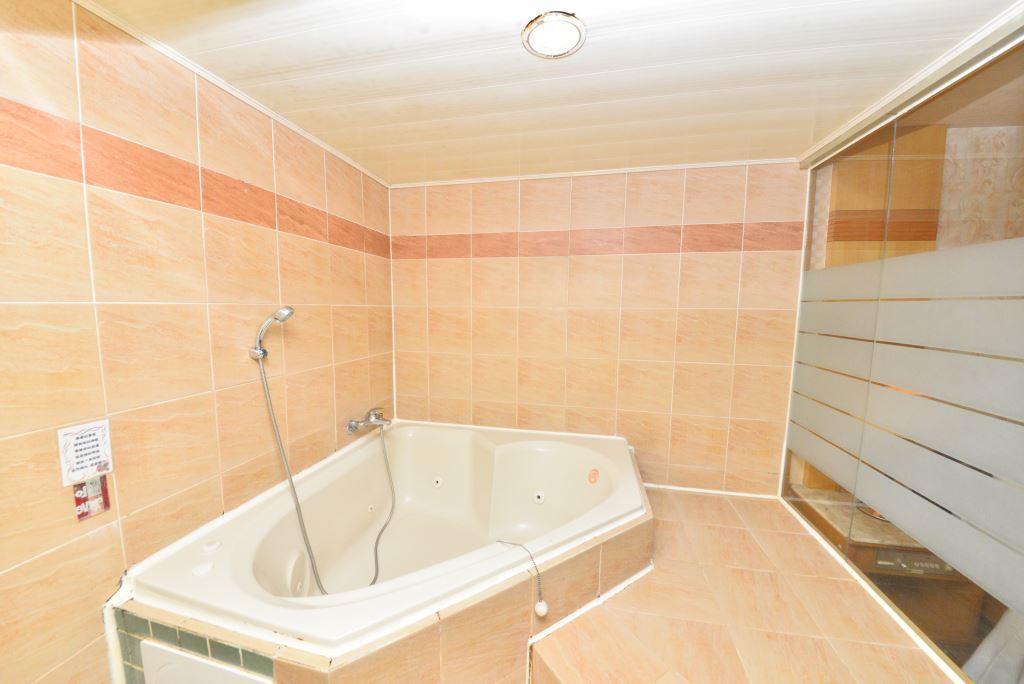 Paiwei Motel Тайнань Экстерьер фото