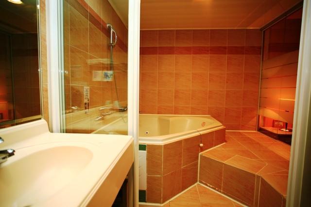 Paiwei Motel Тайнань Экстерьер фото